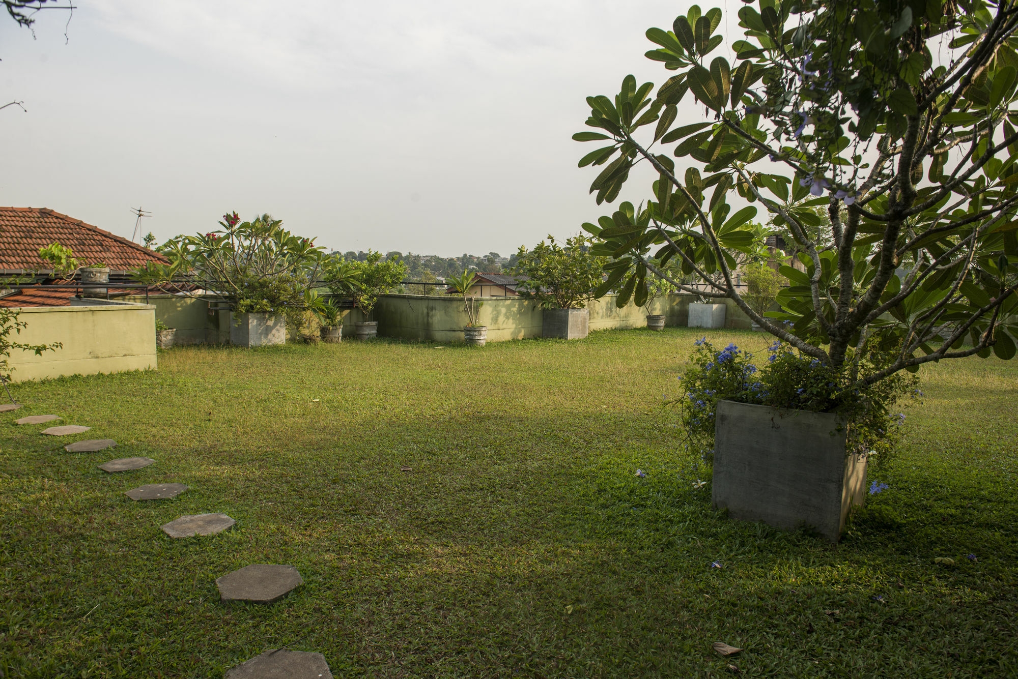 Villa Escondite - The Hotel Sri Jayewardenepura Kotte Bagian luar foto